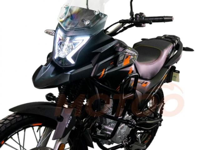 Tan binh may cay dia hinh vua trinh lang de doa su thong tri cua Honda Bros 160 Yamaha Cross 150 - 5