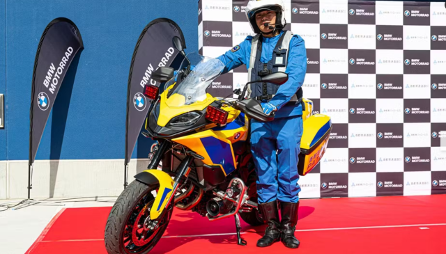 BMW F900XR Patrol tro thanh Ngon Gio Moi tren duong cao toc Nhat Ban - 6