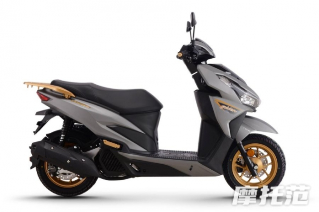 Bo doi VRS125 va VRS150 2025 trinh lang Doi thu moi dang gom cua Vario 125 va 160 - 8