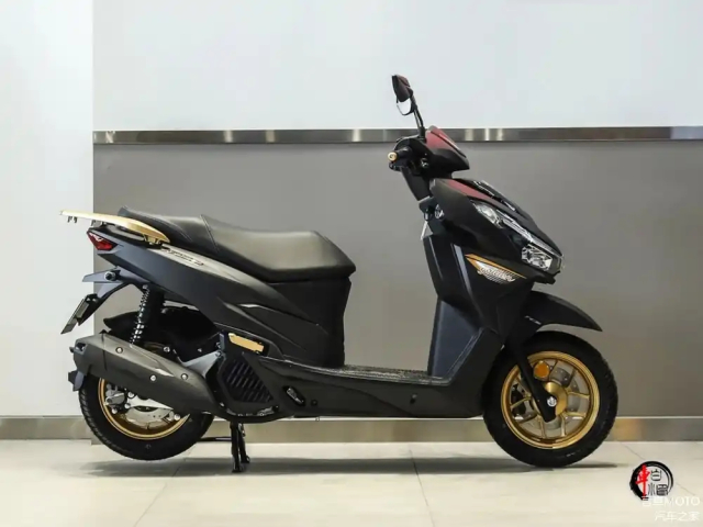 Bo doi VRS125 va VRS150 2025 trinh lang Doi thu moi dang gom cua Vario 125 va 160 - 9