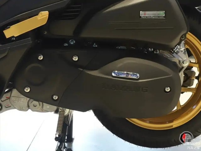 Bo doi VRS125 va VRS150 2025 trinh lang Doi thu moi dang gom cua Vario 125 va 160 - 15