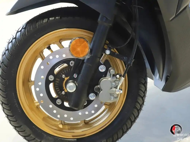 Bo doi VRS125 va VRS150 2025 trinh lang Doi thu moi dang gom cua Vario 125 va 160 - 12