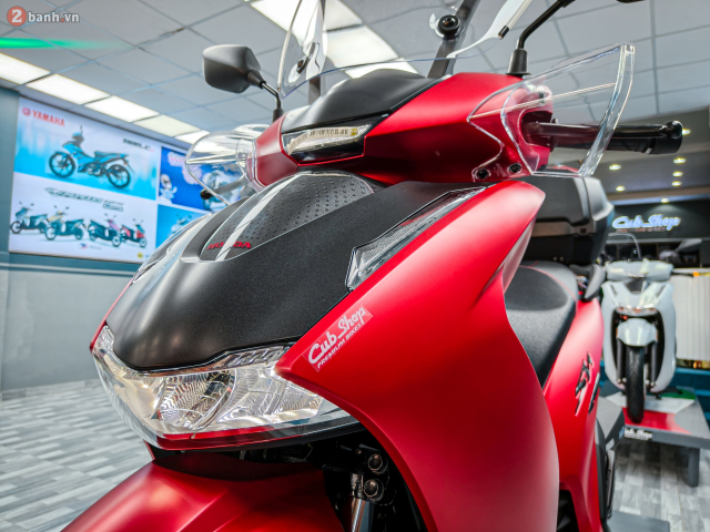 Can canh Honda SH350i 2025 nhap Y vua cap ben Viet Nam du ca 4 mau kem nhieu phu kien doc quyen