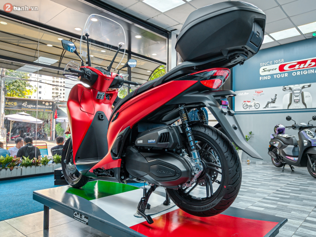 Can canh Honda SH350i 2025 nhap Y vua cap ben Viet Nam du ca 4 mau kem nhieu phu kien doc quyen - 12