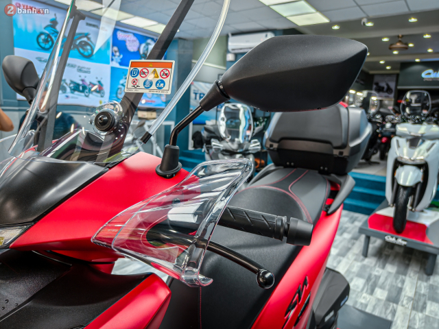 Can canh Honda SH350i 2025 nhap Y vua cap ben Viet Nam du ca 4 mau kem nhieu phu kien doc quyen - 15