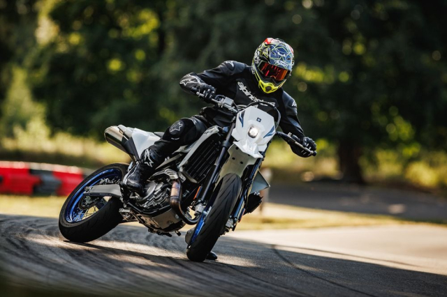Chi tiet thu vi ve Suzuki DRZ4SM chiec sieu mo to duoc nhieu nguoi mong doi - 3