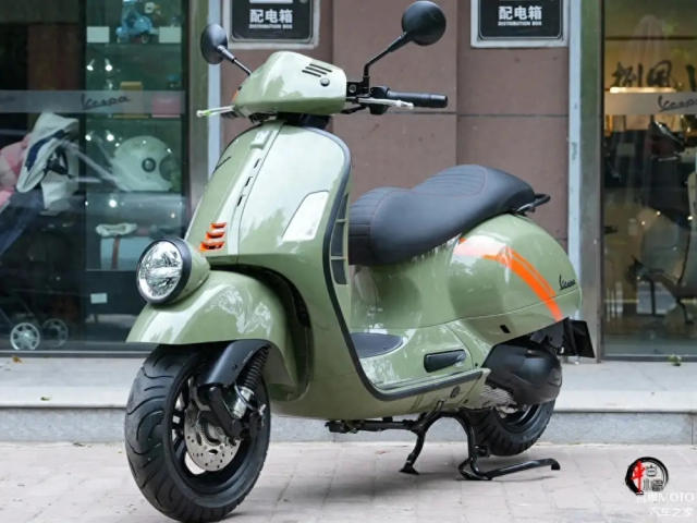 Chi tiet Vespa GTV300 2025 vua ra mat Toi co dien nhung toi khong loi thoi - 3