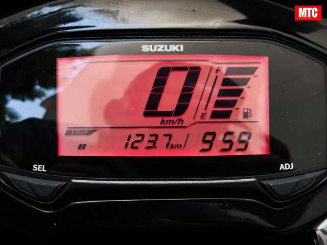 Danh gia xe Suzuki Easy 115 2025 vua ra mat voi 5 diem thu vi Dung nho co vo luon - 19