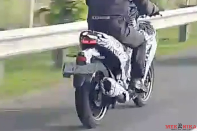 Day khong phai la Yamaha Exciter 155 hay Honda Winner X hoan toan moi ma chinh la doi thu cua no - 3