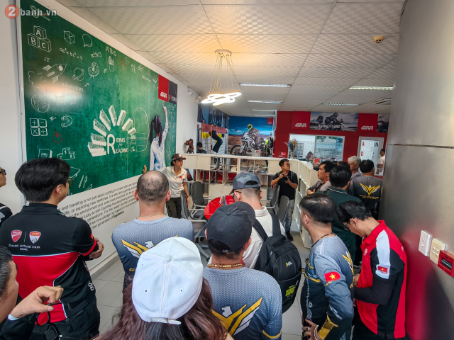 GIVI DOC HCMC Cai bat tay mang dam tinh than Y Dong hanh vi dam me hai banh - 15