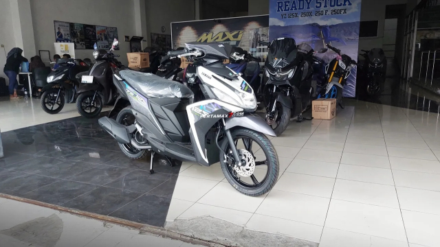 Hinh anh thuc te cua Yamaha Mio M3 125 2025 tai dai ly Nho gon bong bay va day cuon hut - 3