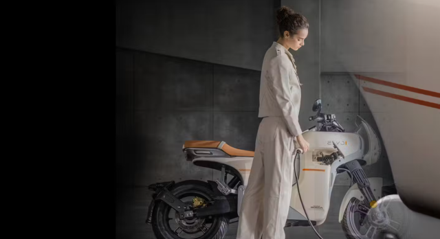 Honda EVO Tan binh xe dien dam chat cafe racer cua Honda da xuat hien - 3