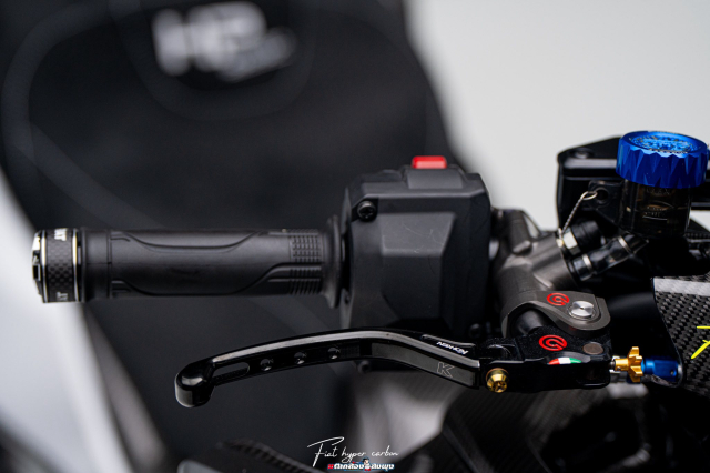 Honda Forza750 do sieu pham Carbon hoa khien moi anh nhin guc nga - 5