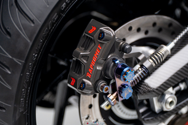 Honda Forza750 do sieu pham Carbon hoa khien moi anh nhin guc nga - 25