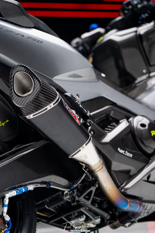 Honda Forza750 do sieu pham Carbon hoa khien moi anh nhin guc nga - 31