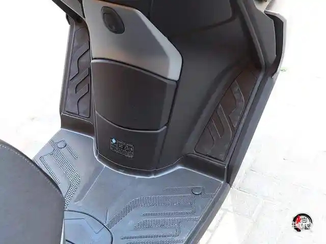 Kymco CT250 2025 vua ra mat voi gia ban quy doi khoang 63 trieu Dong doi thu kho xoi cua XMax 250 - 5
