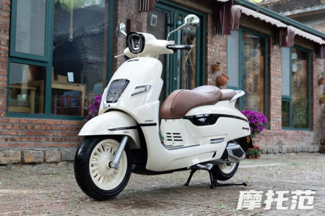 Ra mat mau xe ga 250cc moi Dang hoai co manh me giau cong nhe nhung gia cuc re chi 54 trieu VND - 7