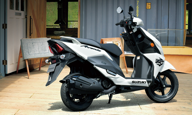Suzuki ra mat Chu Lua Avenis 125 2025 ngay tai que nha voi gia quy doi khoang 45 trieu Dong - 3