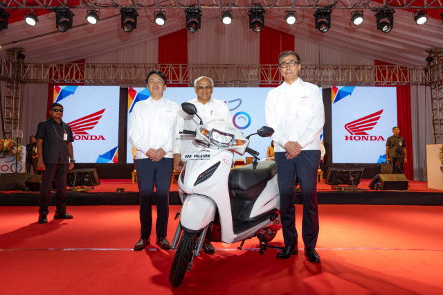 That an tuong Honda dat moc san xuat 500 trieu xe may tren toan cau - 5