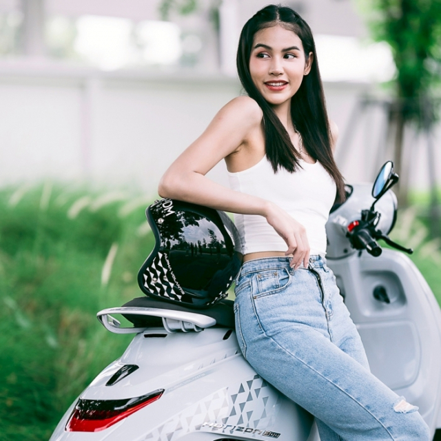 Thuong hieu xe may Thai Lan ra mat mau xe ga 300cc co gia ban ngang ngua Honda SH160i - 6