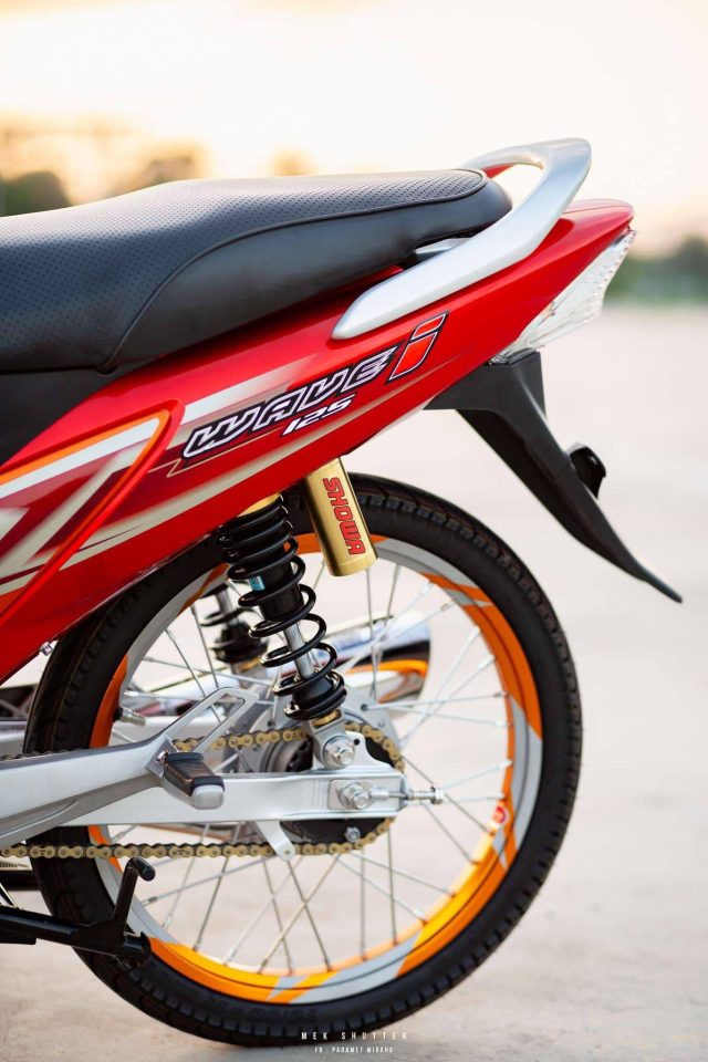 Wave 125i chay pho voi sac cam do dam chat Thai choi lon trong ban do full option - 20