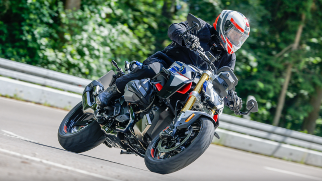 BMW R1300R 2025 Quai thu hypernaked da nhan cach den tu xu Bavaria - 15