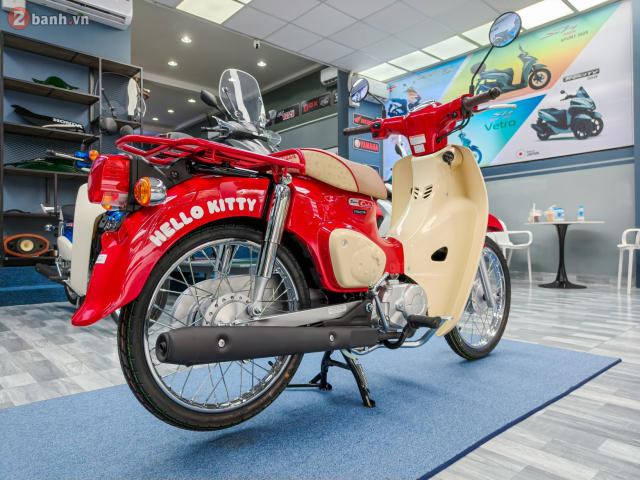 Can canh Honda Super Cub 50 Hello Kitty bat ngo xuat hien tai Viet Nam - 4