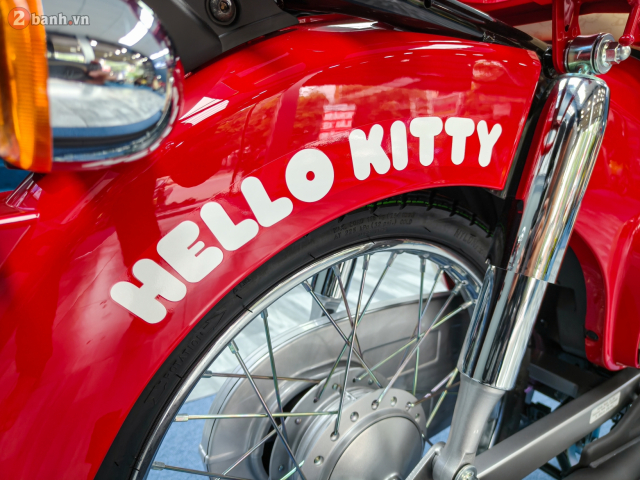 Can canh Honda Super Cub 50 Hello Kitty bat ngo xuat hien tai Viet Nam - 8