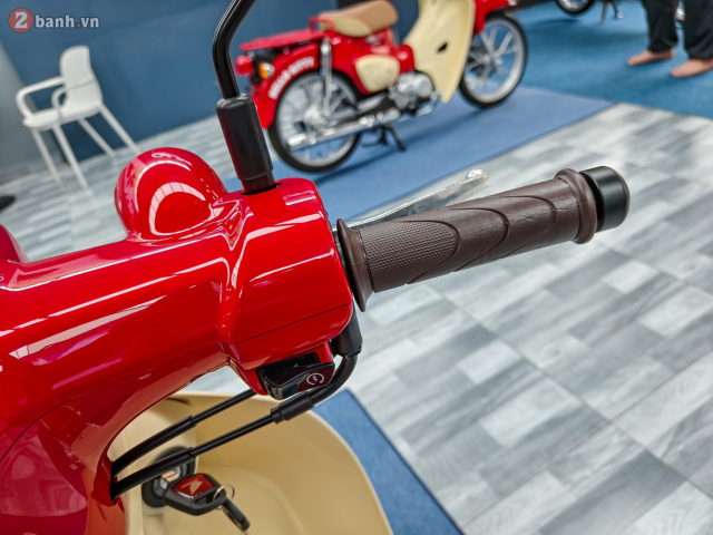 Can canh Honda Super Cub 50 Hello Kitty bat ngo xuat hien tai Viet Nam - 28