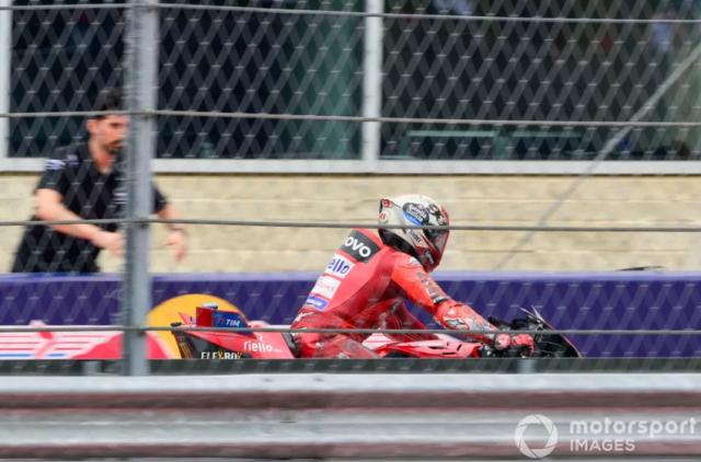 Chien Thang Bat Buoc cua Marc Marquez tai Aragon khi mau lua gap que nha - 3