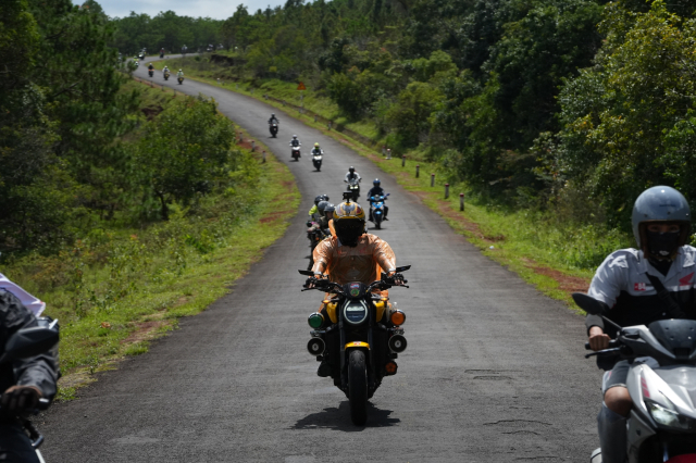 Hanh trinh 84 Honda Biker tiep tuc lan banh tu TPHCM den Ta Dung voi su tham gia cua gan 200 biker - 15