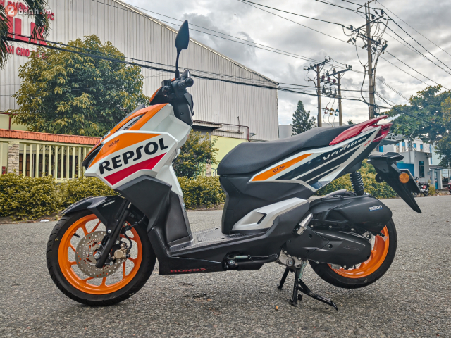 Hinh anh thuc te cua Honda Vario 160 Repsol Edition vua cap ben Viet Nam voi giao dien cuc dep - 5