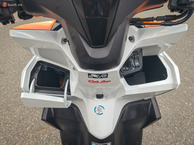 Hinh anh thuc te cua Honda Vario 160 Repsol Edition vua cap ben Viet Nam voi giao dien cuc dep - 8