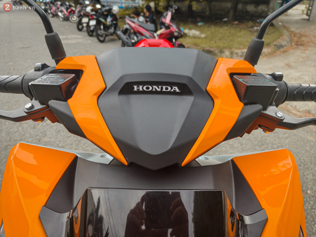 Hinh anh thuc te cua Honda Vario 160 Repsol Edition vua cap ben Viet Nam voi giao dien cuc dep - 18