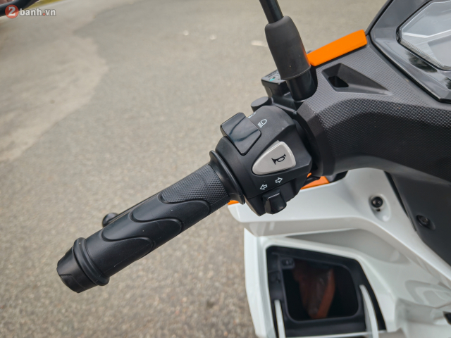 Hinh anh thuc te cua Honda Vario 160 Repsol Edition vua cap ben Viet Nam voi giao dien cuc dep - 22