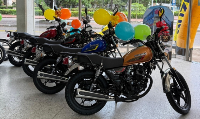 Hinh anh thuc te cua Suzuki GN125 ABS 2025 vua co mat tai dai ly Co dien nhung khong loi thoi - 3