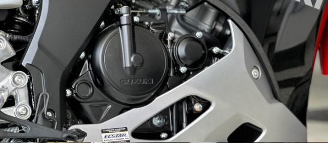 Hinh anh thuc te cua Suzuki GSXR150 Modelo 2026 voi phanh ABS 2 kenh vua len ke tai cac dai ly - 8
