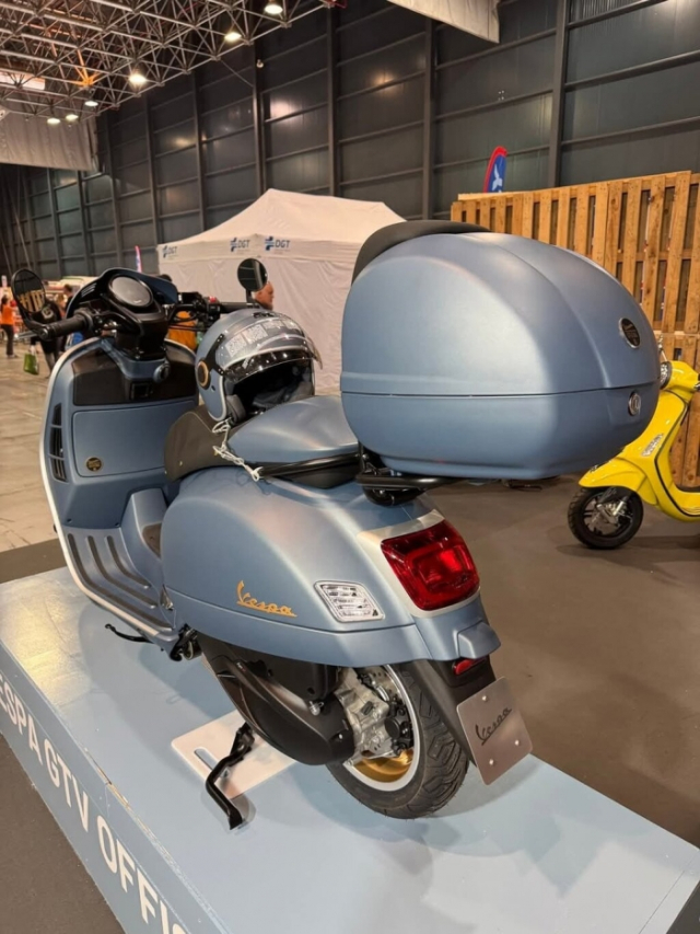 Hinh anh thuc te cua Vespa GTV 310 phien ban dac biet 2025 Officina 8 cuc ky dep - 11