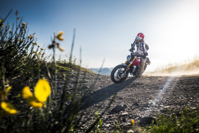 Kham pha Fantic Caballero Scrambler 125 2025 vua ra mat Chat Scrambler me hoac moi dang may rau - 7