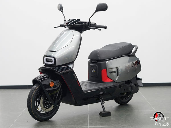 Kham pha Jihe EZ4 den tu CFMoto doi thu moi cua Honda ICON e voi gia ban chi gan 13 trieu Dong - 3