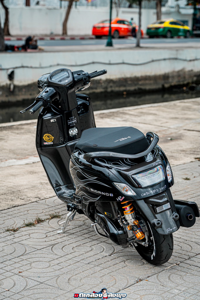 Khi dam me va chi tiet hoa quyen thanh kiet tac tren chinh chiec Honda Giorno 125 do nay - 25