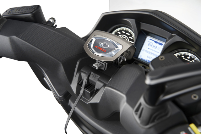 Kymco XTown CT125 2025 vua ra mat Doi thu xung tam cua Honda PCX125 - 7