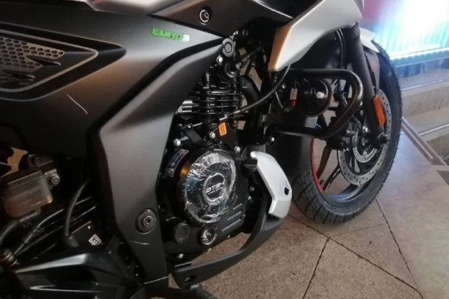 Pulsar N160 Pro doi thu cung cua cua Yamaha MT15 Gay sot cong dong ve cong nghe - 6