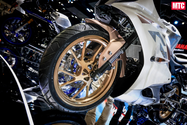 Qua an tuong voi Yamaha R15 V4 2025 phien ban Pink Rose Gold cuc cuon va kha di - 7