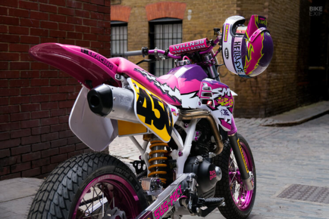 Urban Guerrilla SM450 Giac mo dien ro tuoi tre cua Sticky tren noc doc Punks Peak - 10
