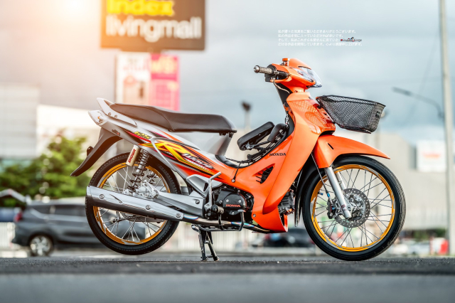 Wave 125 do tone cam bac Chien ma duong pho voi dan do choi hang hieu chat ngat - 3
