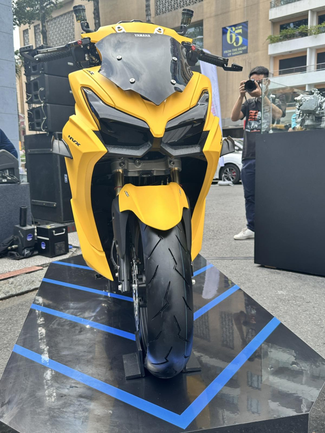 Yamaha NVX 155 All New do phong cach Sport Touring qua dep khien dan choi khong the lam ngo - 3