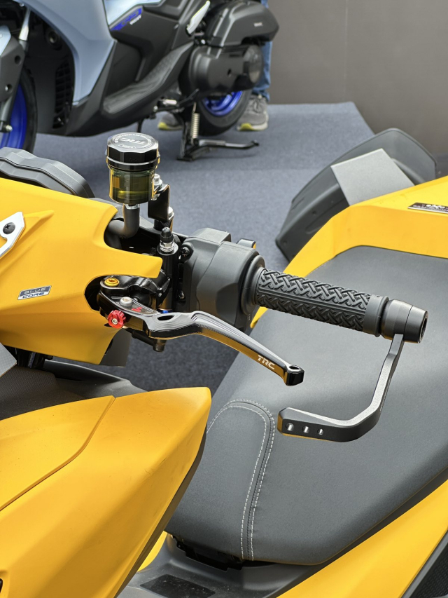 Yamaha NVX 155 All New do phong cach Sport Touring qua dep khien dan choi khong the lam ngo - 7