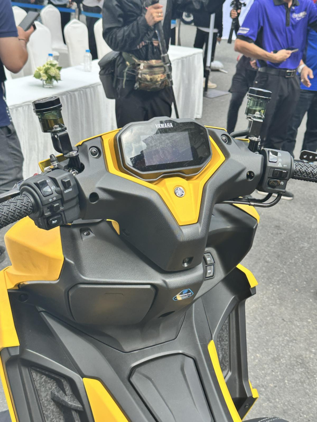 Yamaha NVX 155 All New do phong cach Sport Touring qua dep khien dan choi khong the lam ngo - 8