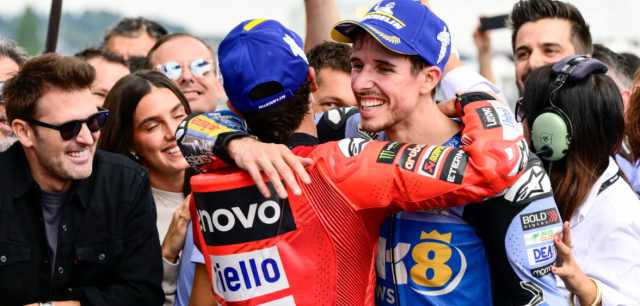 Alex Marquez va chia khoa de lat do Marc trong cuoc dua vo dich MotoGP 2025 - 3